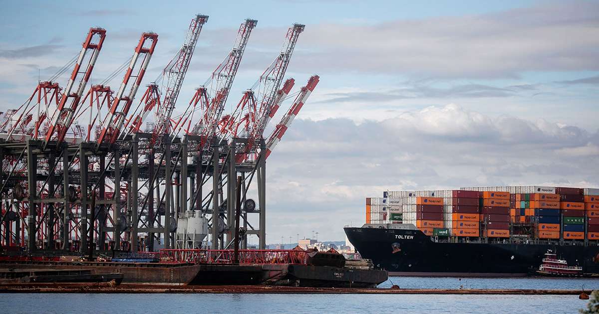 Deficit ships 1200