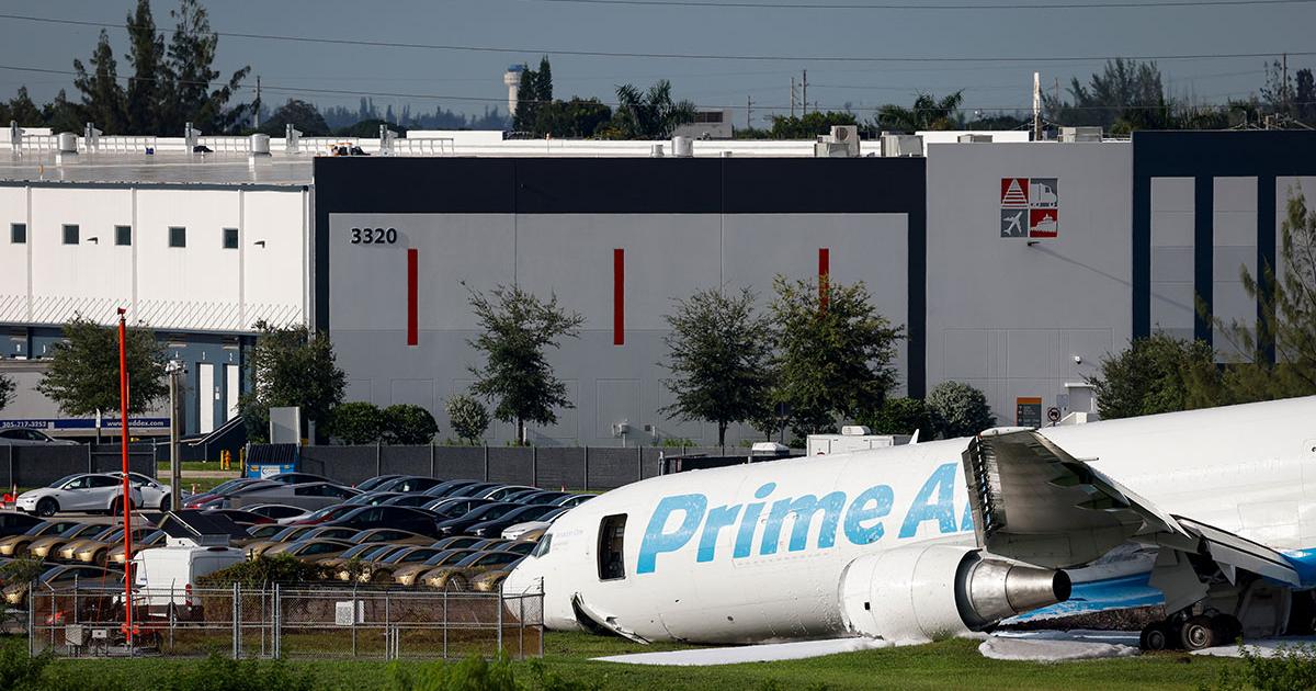 Amazon plane 1200